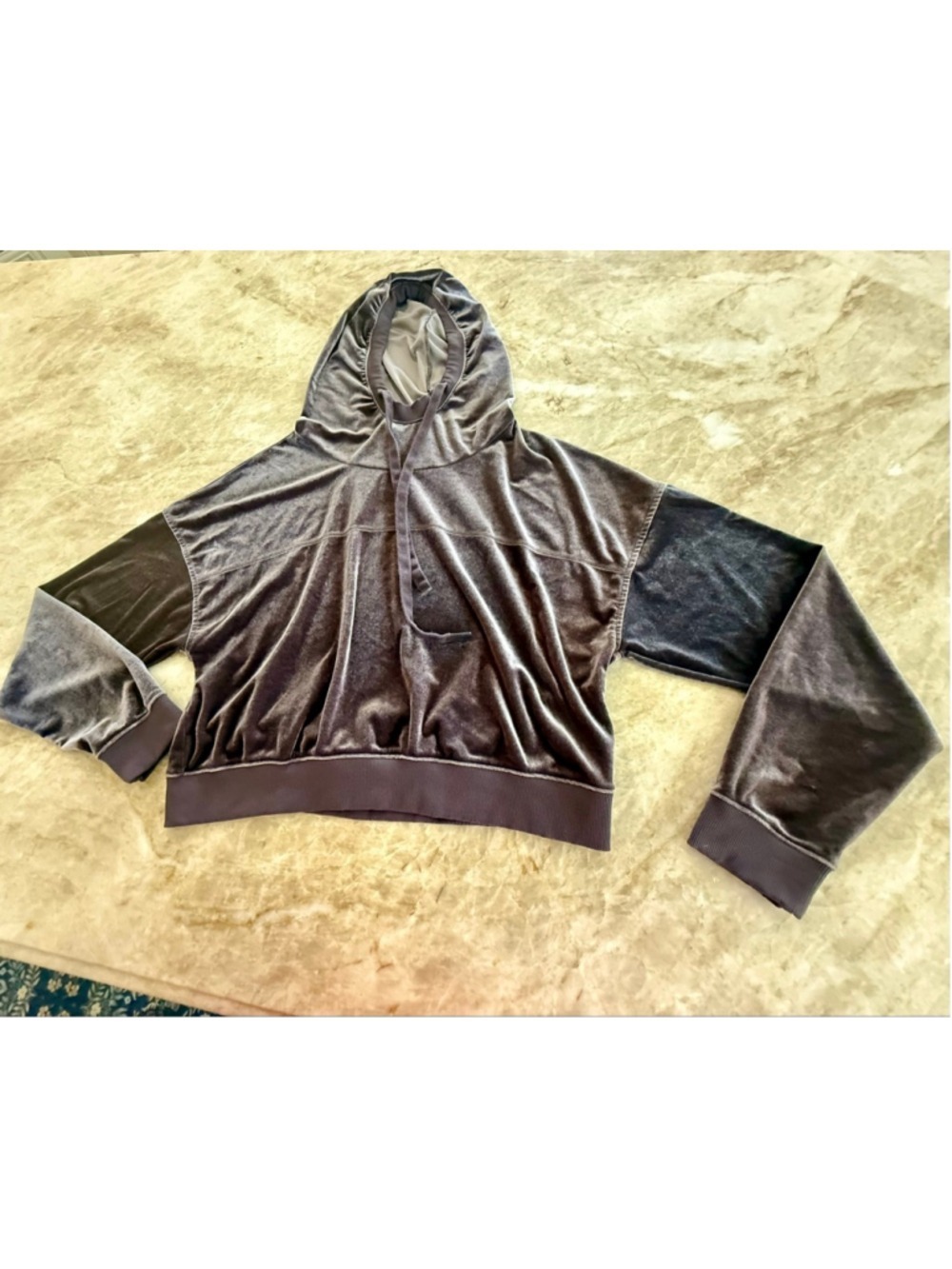Alo Yoga Gray purple Velvet Cropped Hoodie M. Soft, comfortable, eggplant color